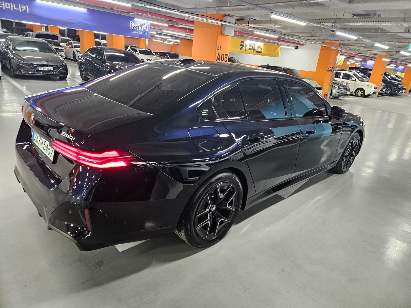 520i M KIT بلاك أديشن