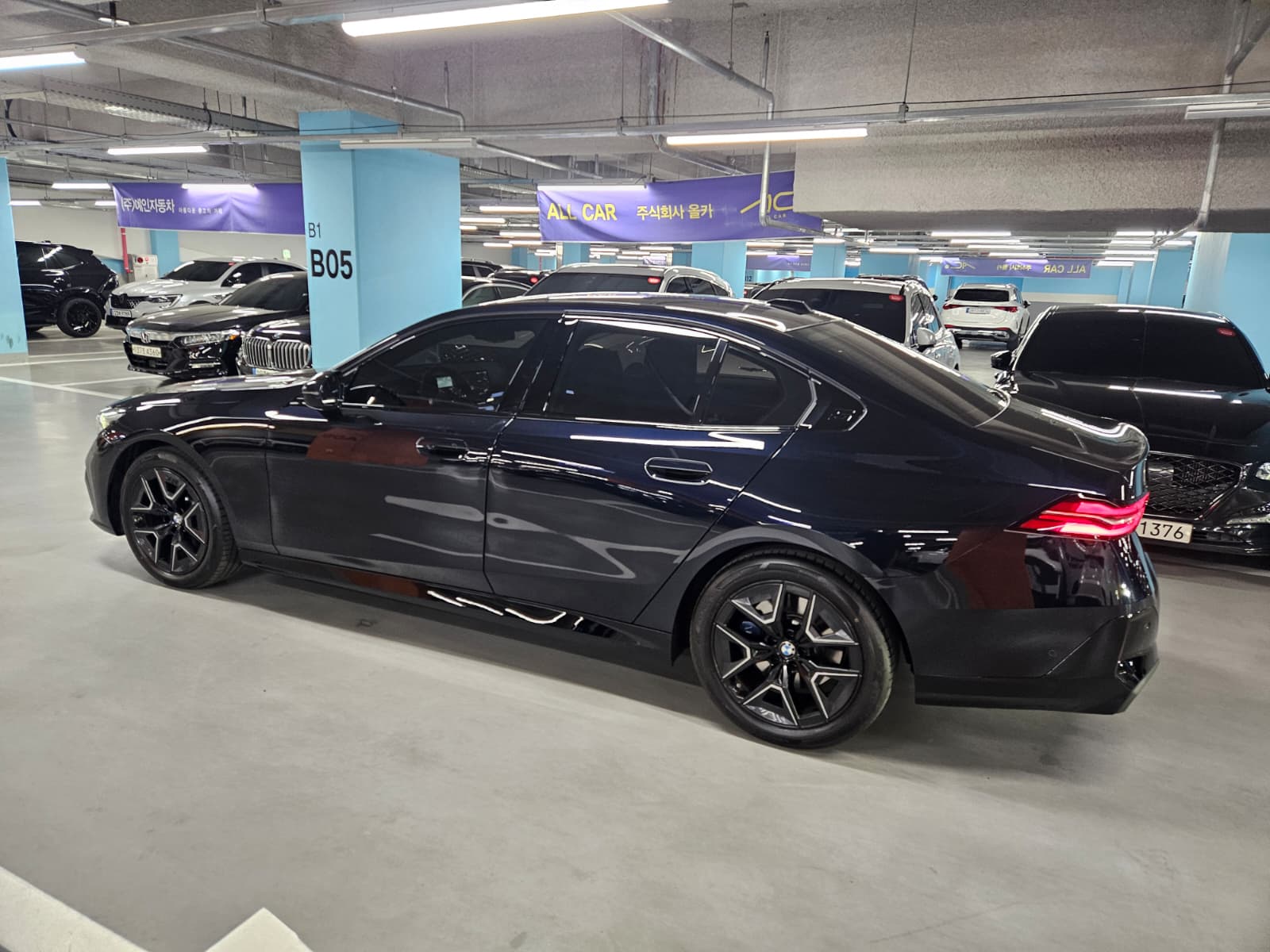 520i M KIT بلاك أديشن