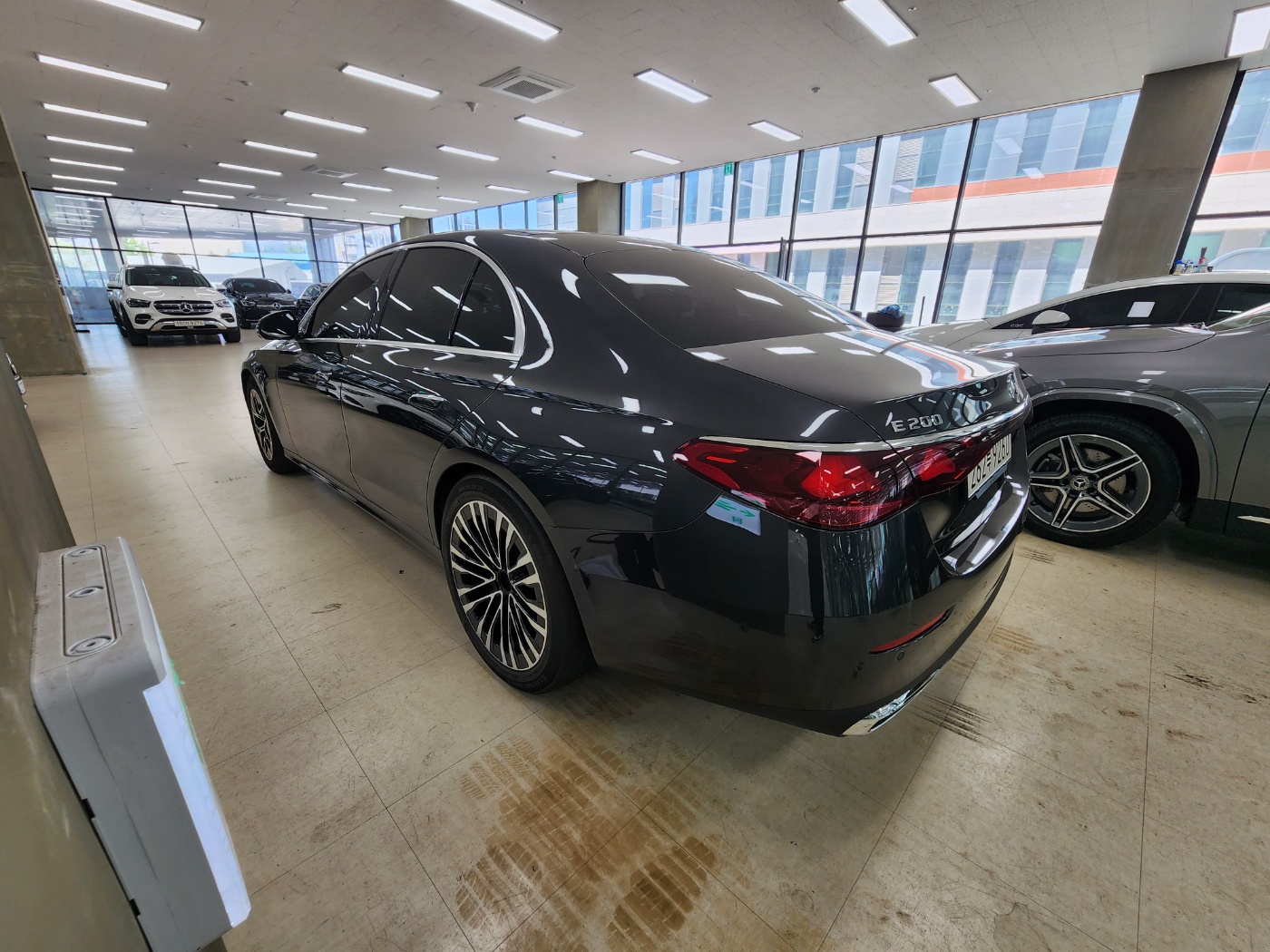 E200