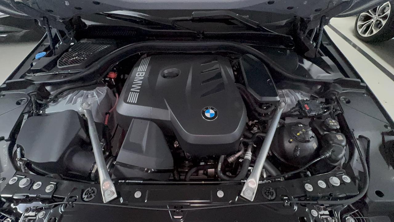  520i M KIT بلاك أديشن