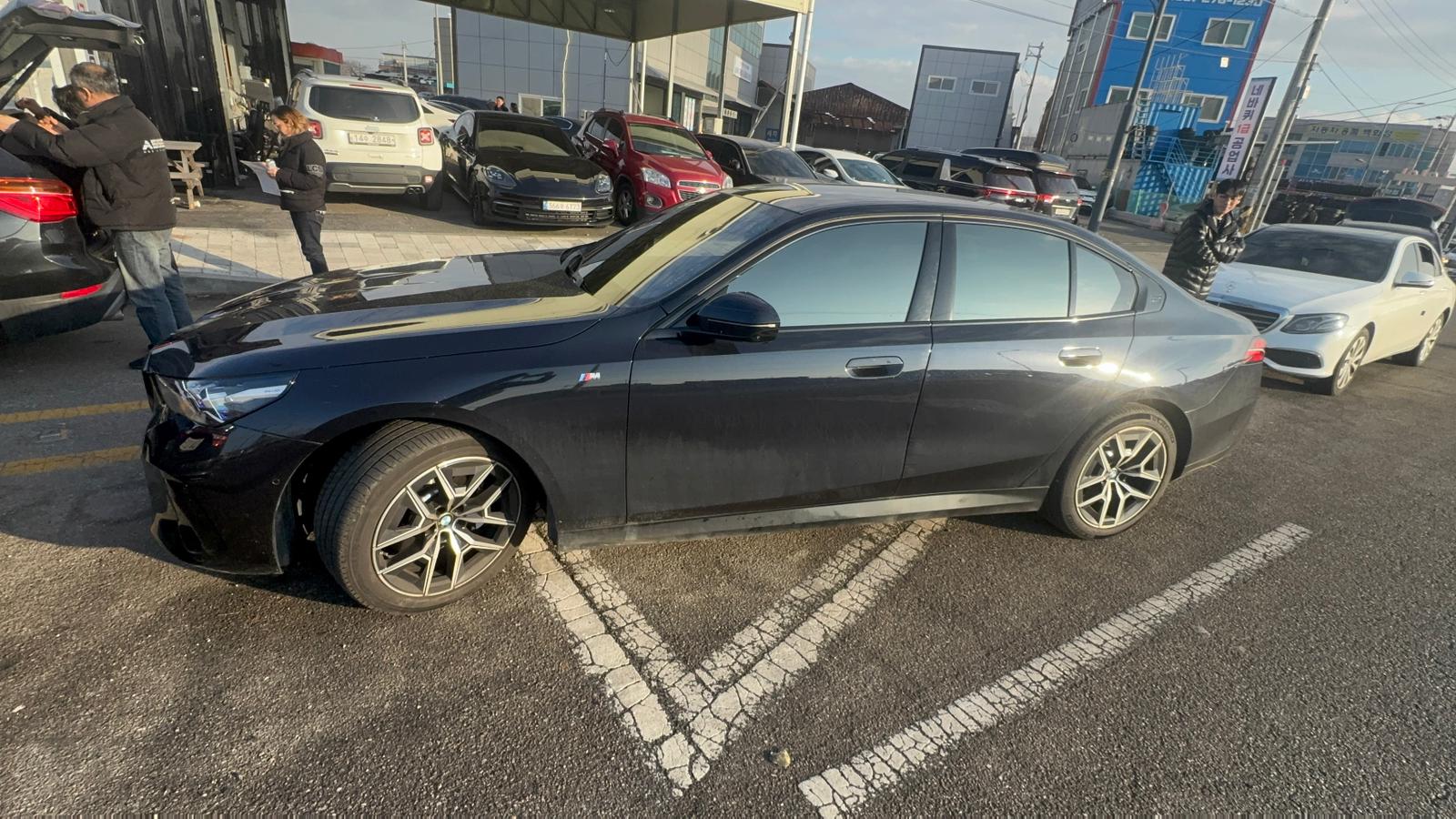   520i M KIT بلاك أديشن