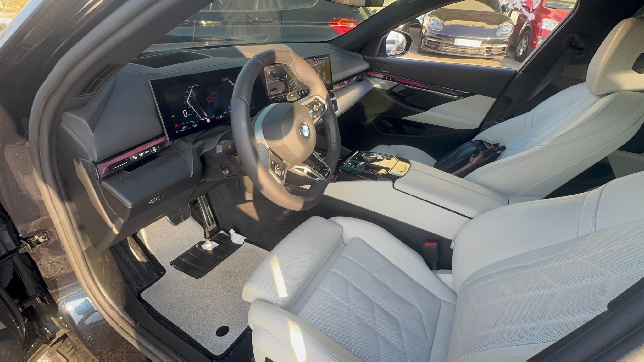   520i M KIT بلاك أديشن