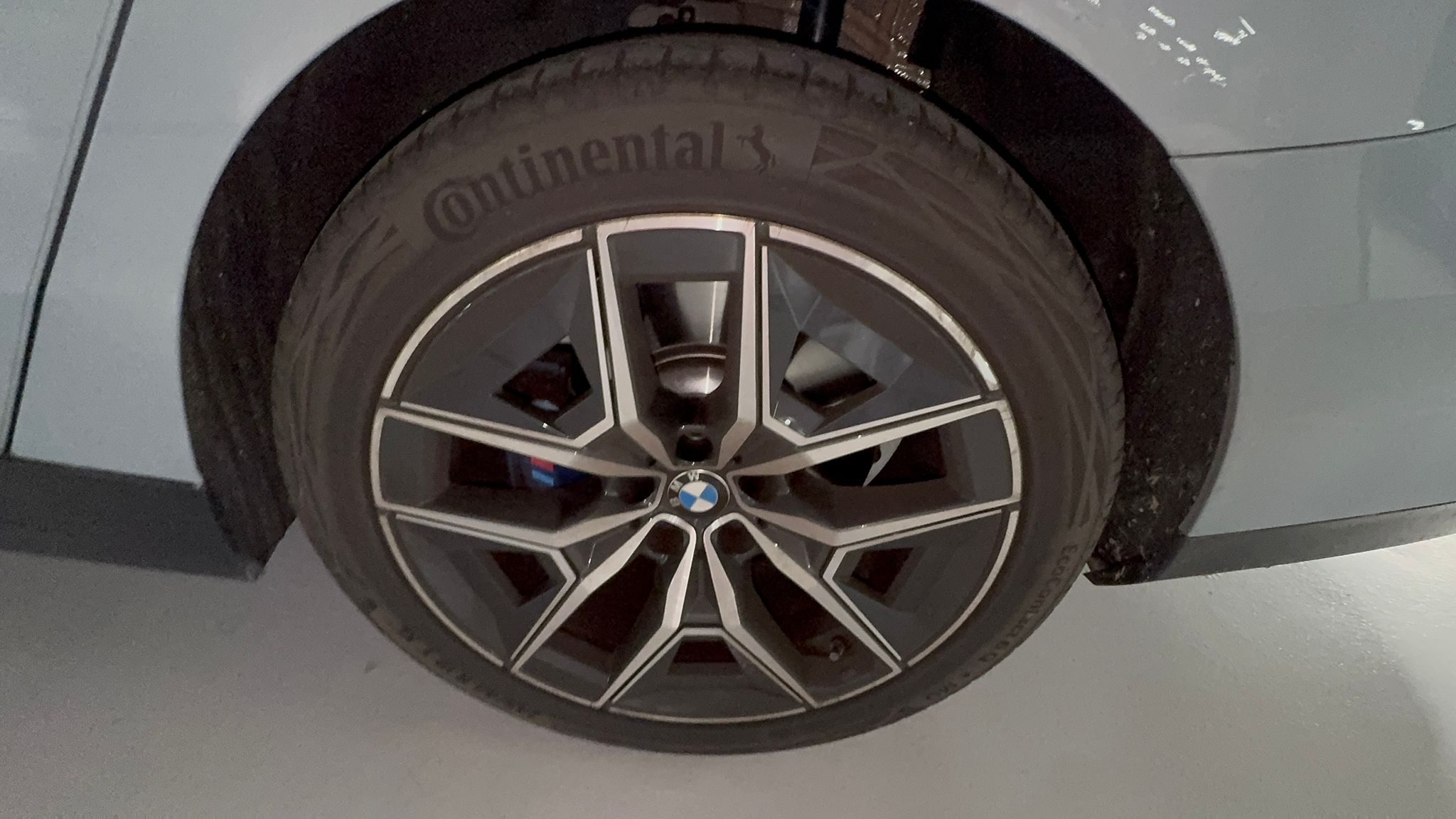 520i M KIT بلاك أديشن