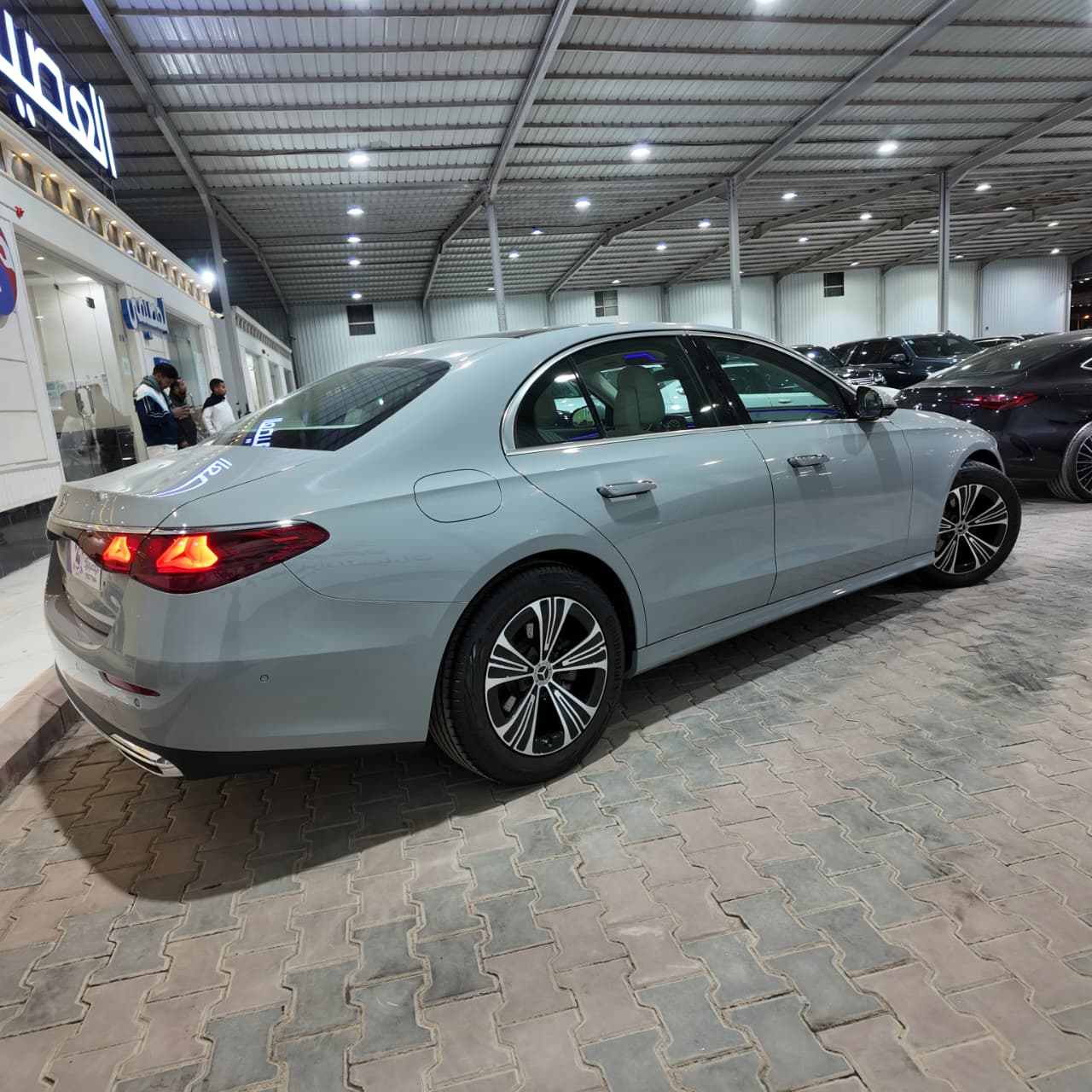 E200