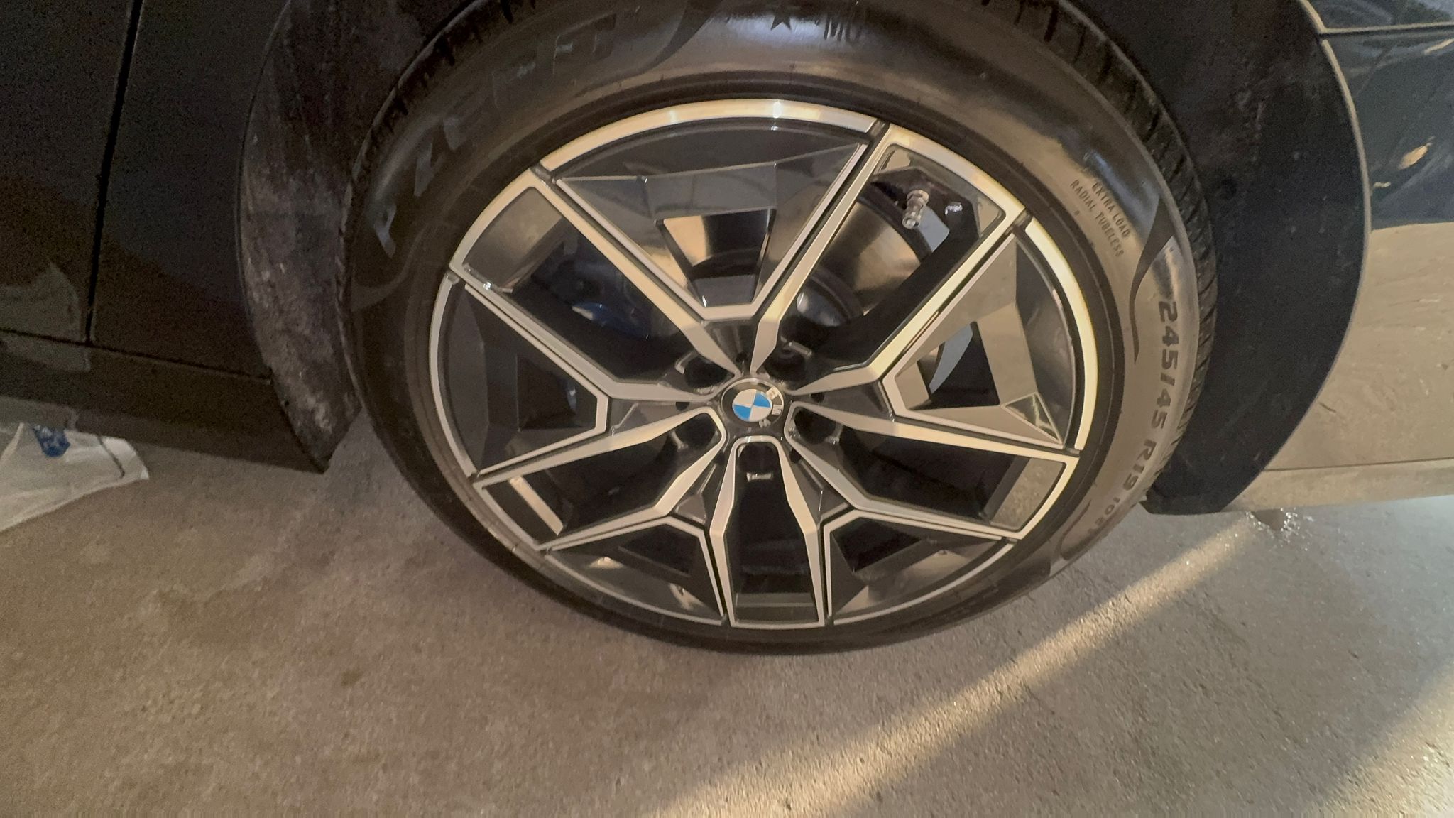 520i M KIT بلاك أديشن