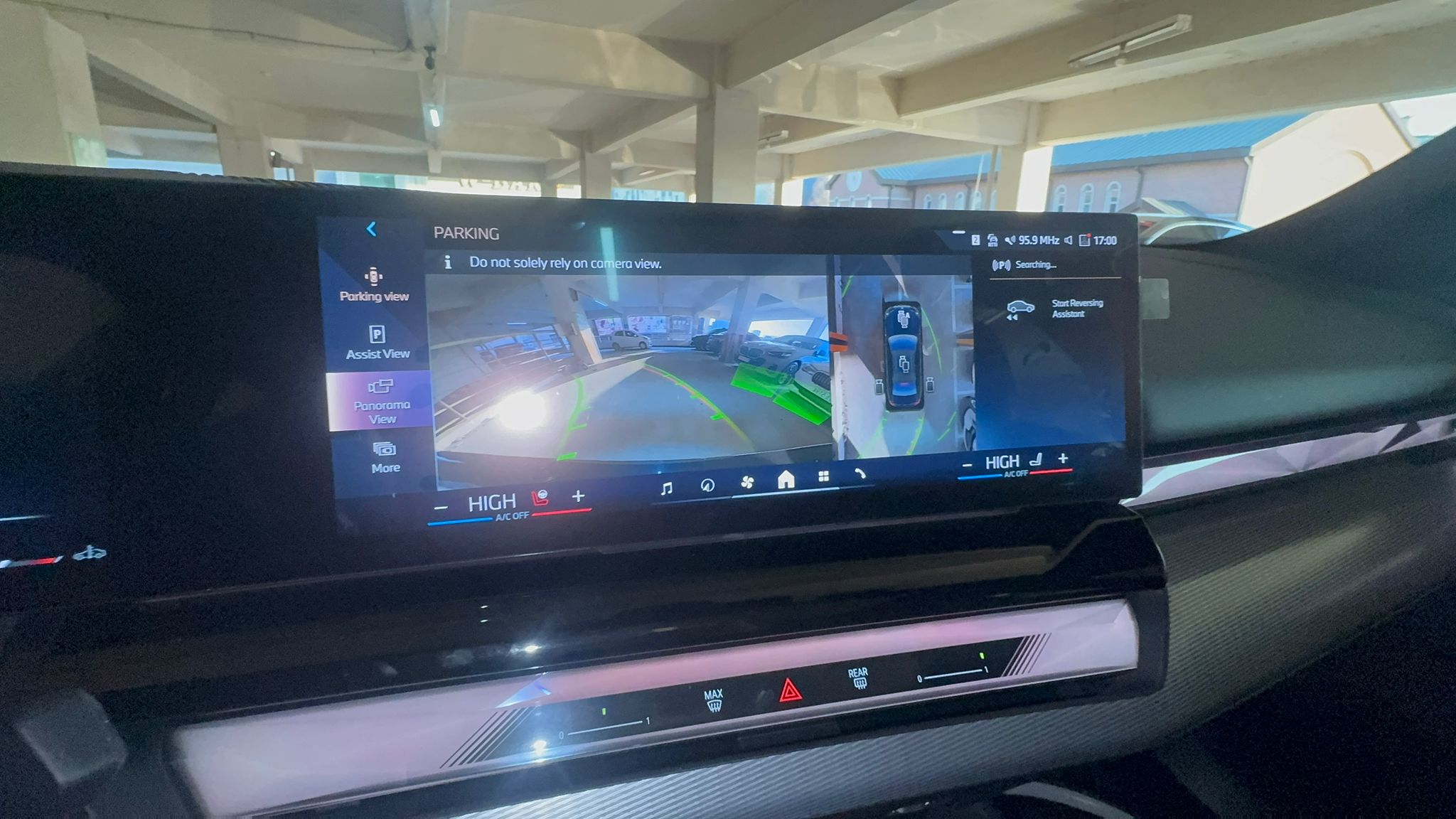 520i M KIT بلاك أديشن