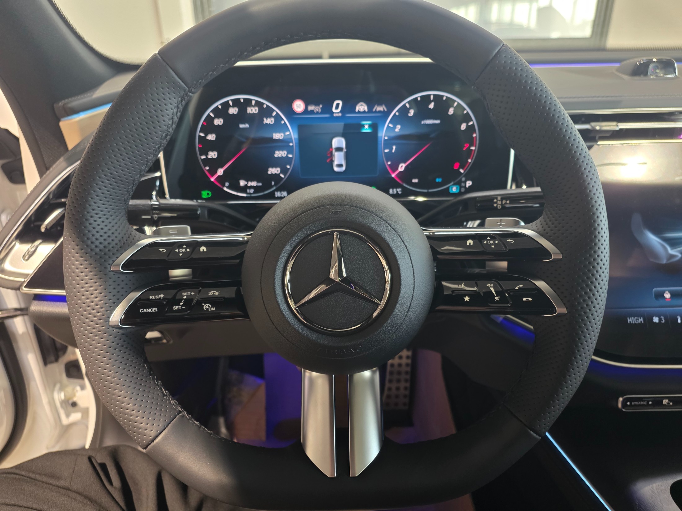 E300