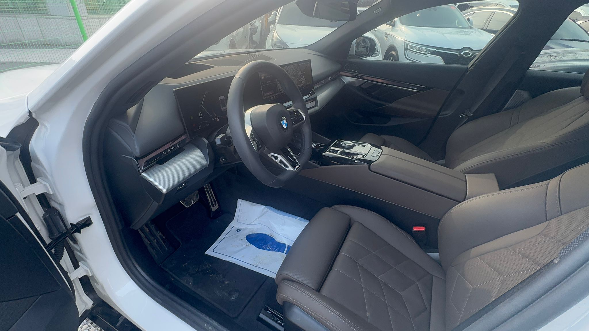 520i M KIT بلاك أديشن