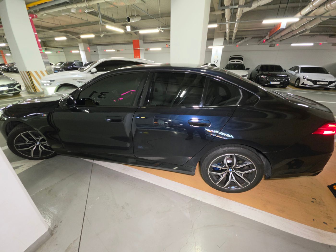 520i M KIT بلاك أديشن