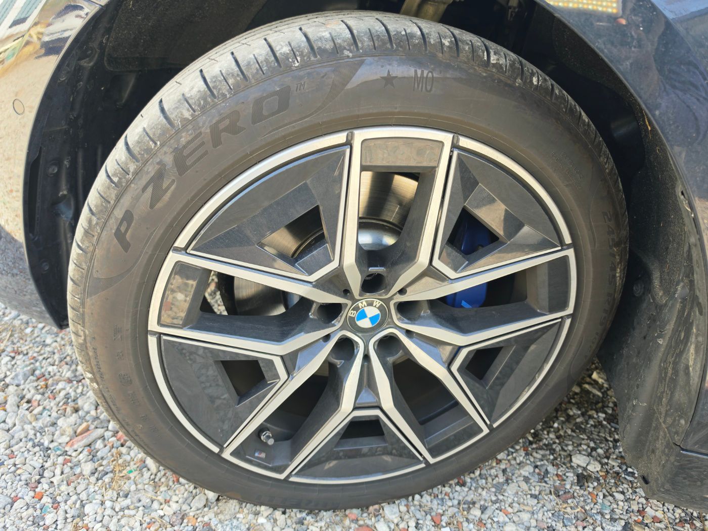 520i M KIT بلاك أديشن