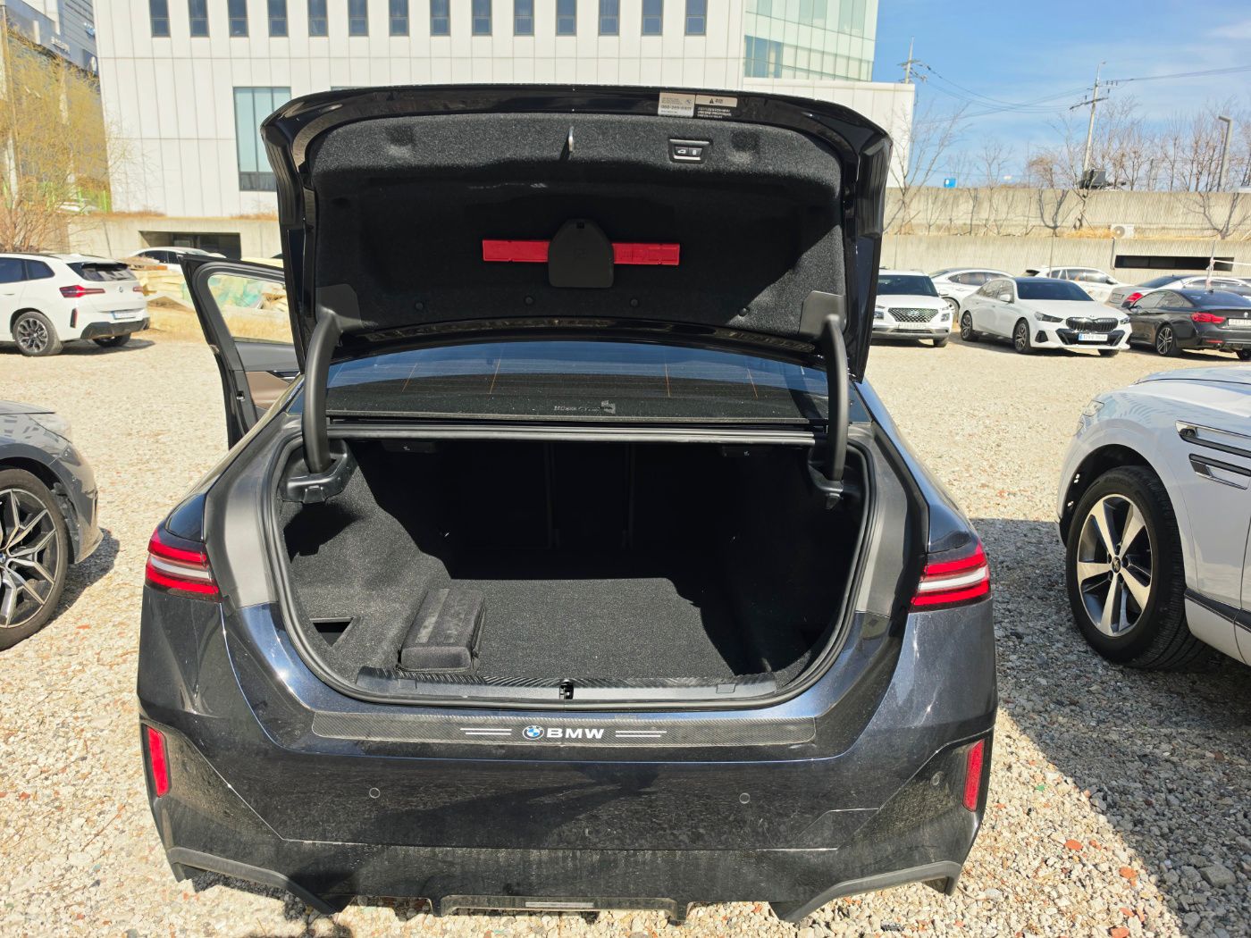 520i M KIT بلاك أديشن