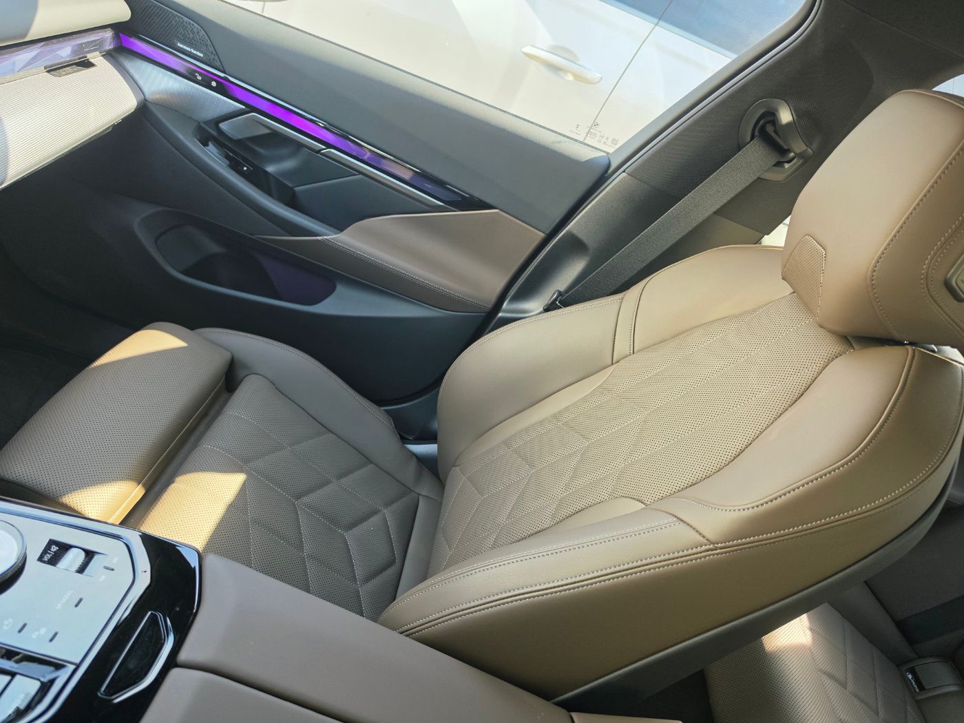 520i M KIT بلاك أديشن