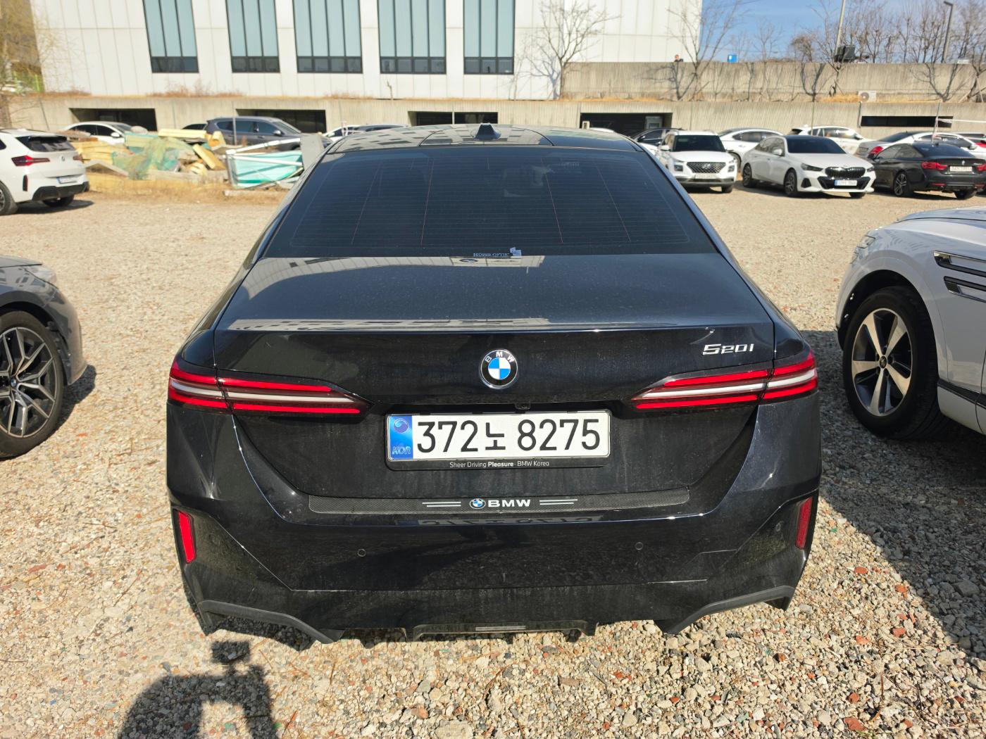 520i M KIT بلاك أديشن