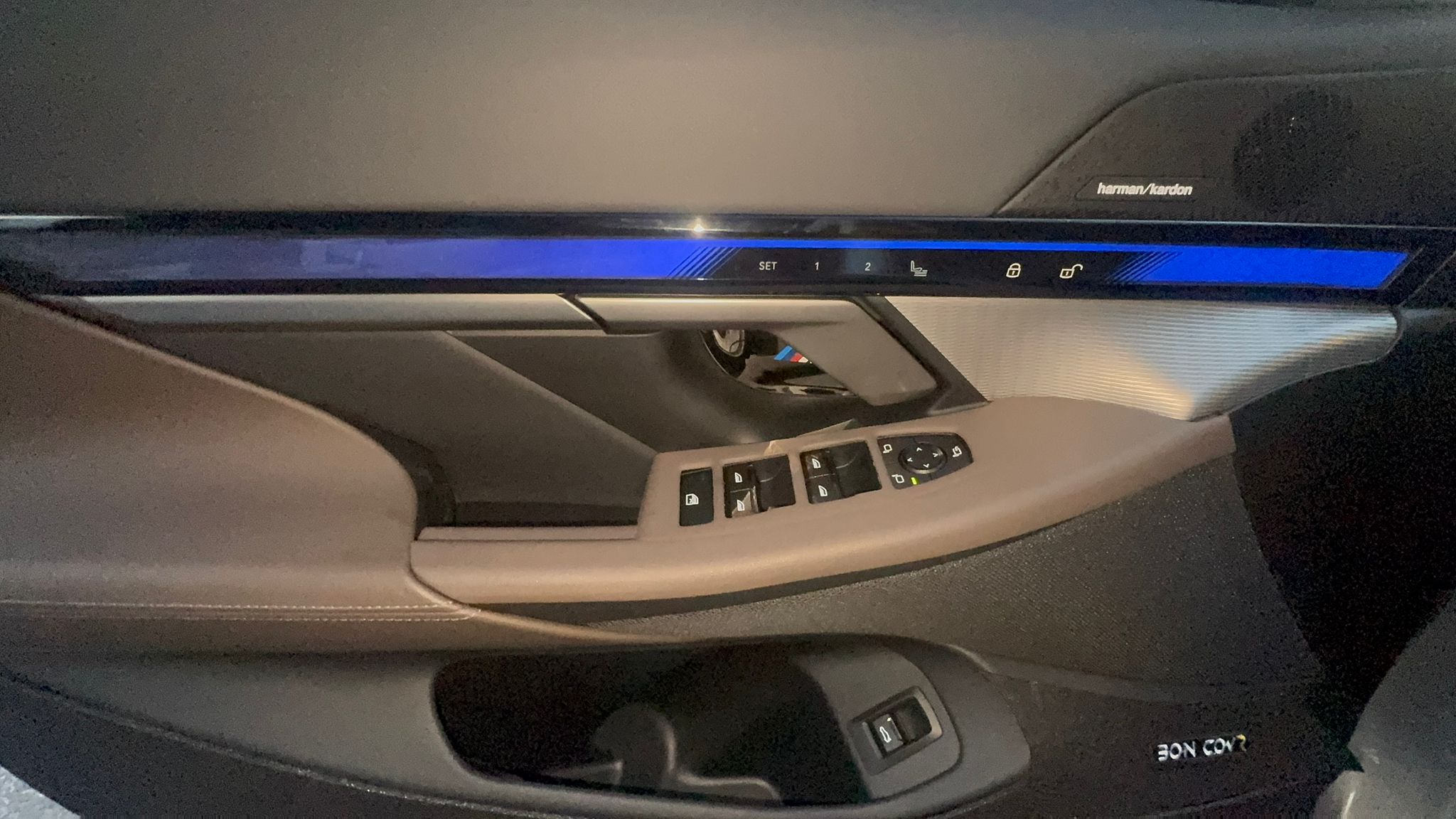 520i M KIT بلاك أديشن