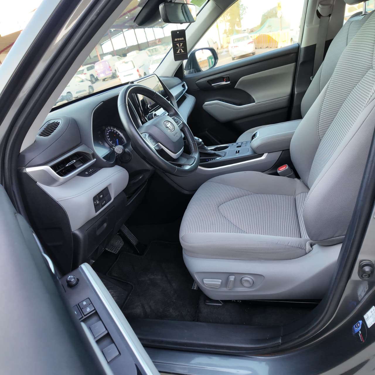 تويوتا هايلاندر (Toyota Highlander)، *