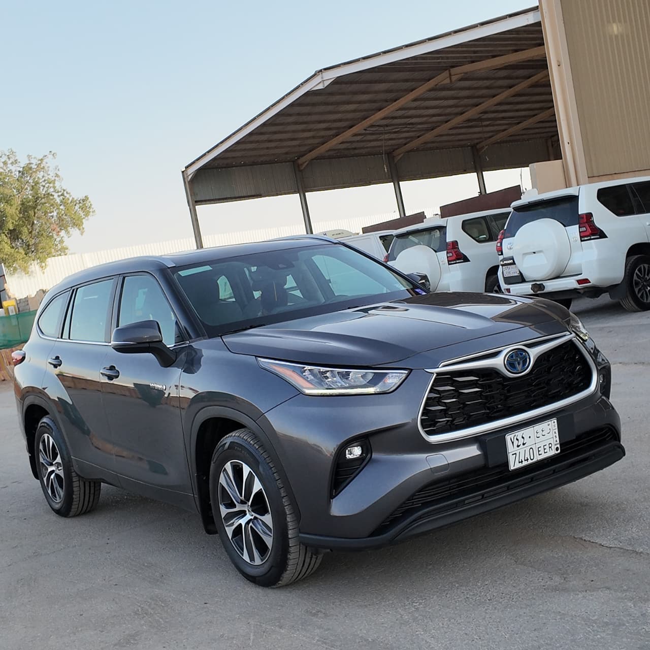 تويوتا هايلاندر (Toyota Highlander)، *