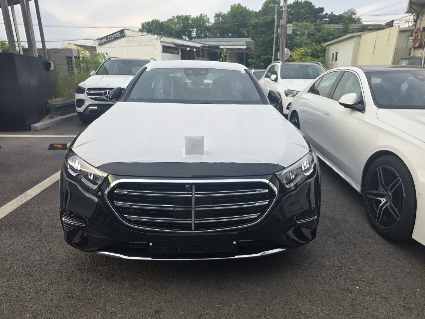 E200 Exclusive أصفااار