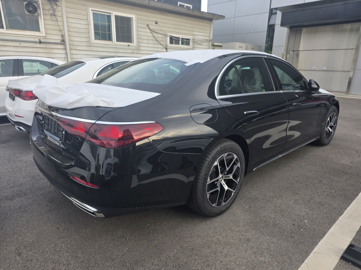 E200 Exclusive أصفااار