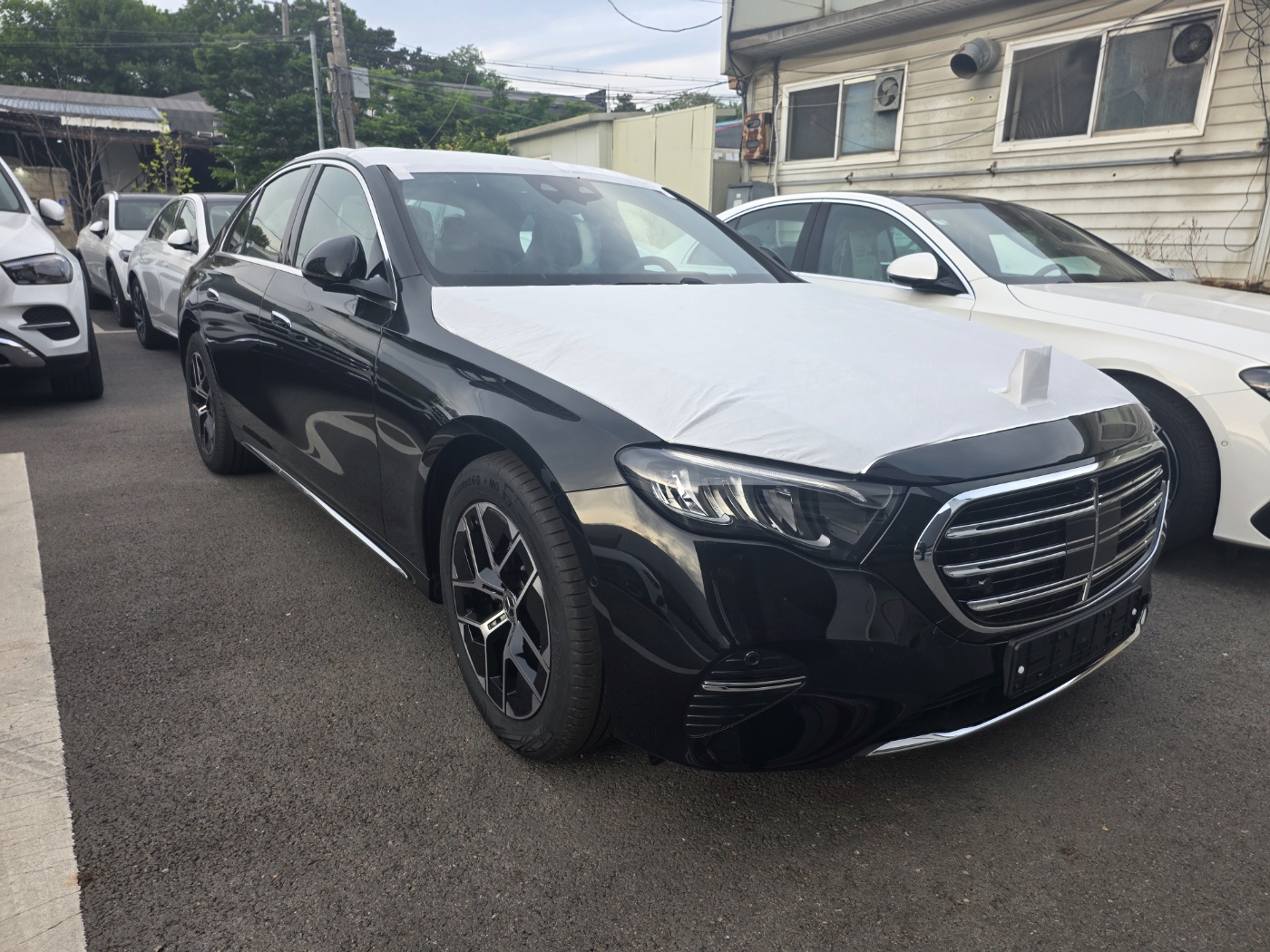 E200 Exclusive أصفااار