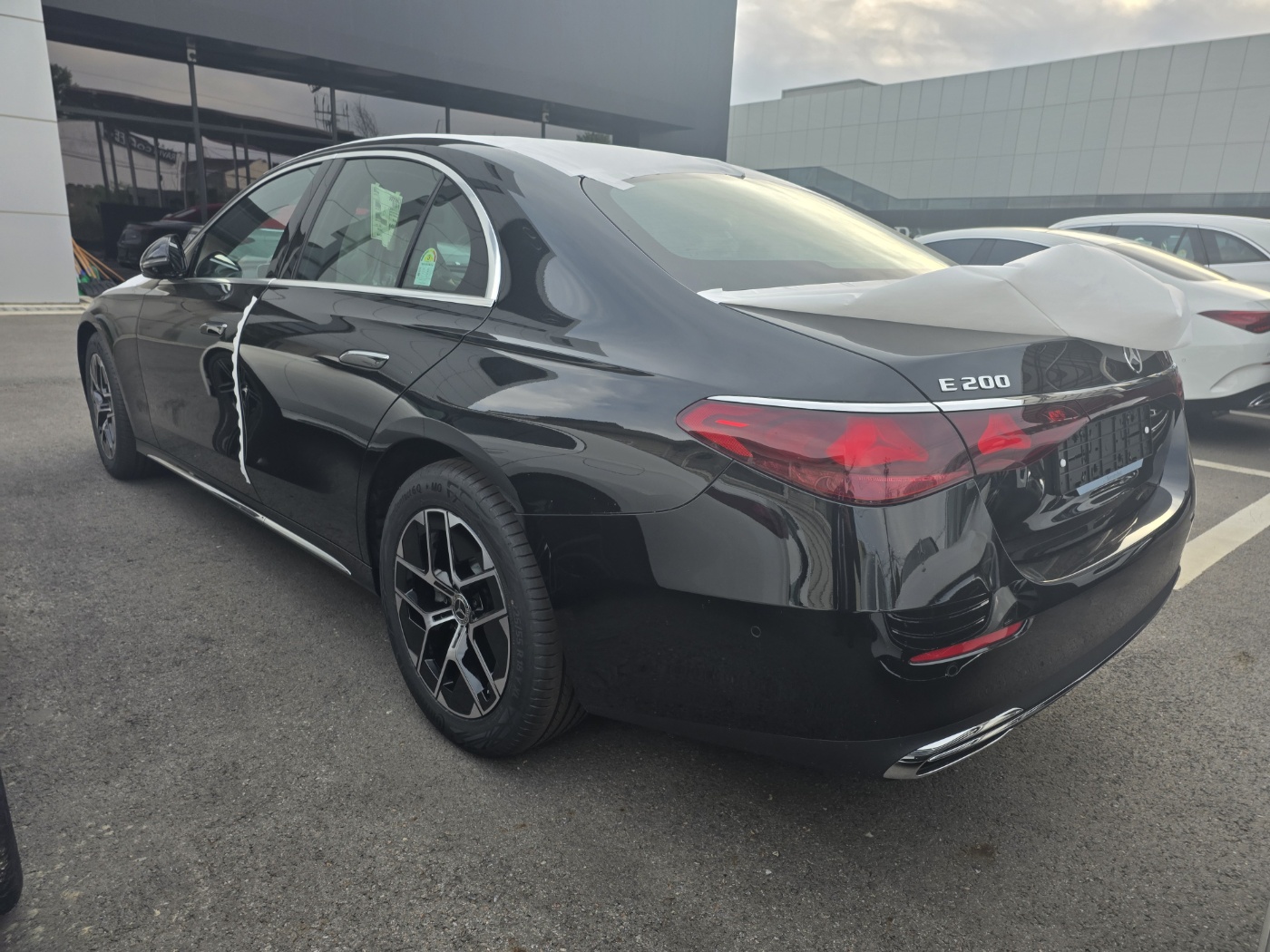 E200 Exclusive أصفااار