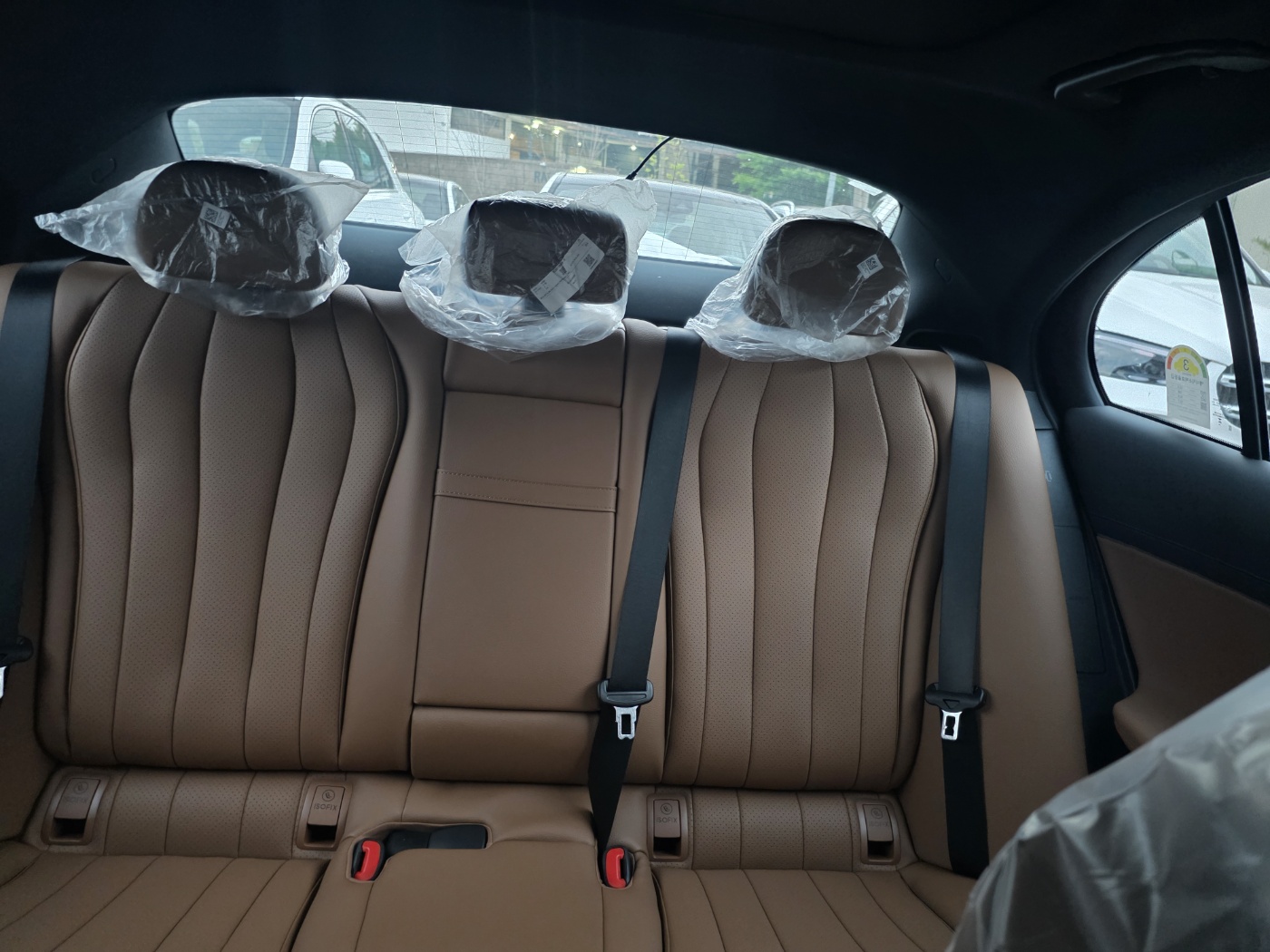 E200 Exclusive أصفااار
