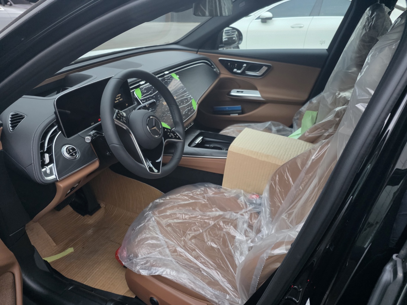 E200 Exclusive أصفااار