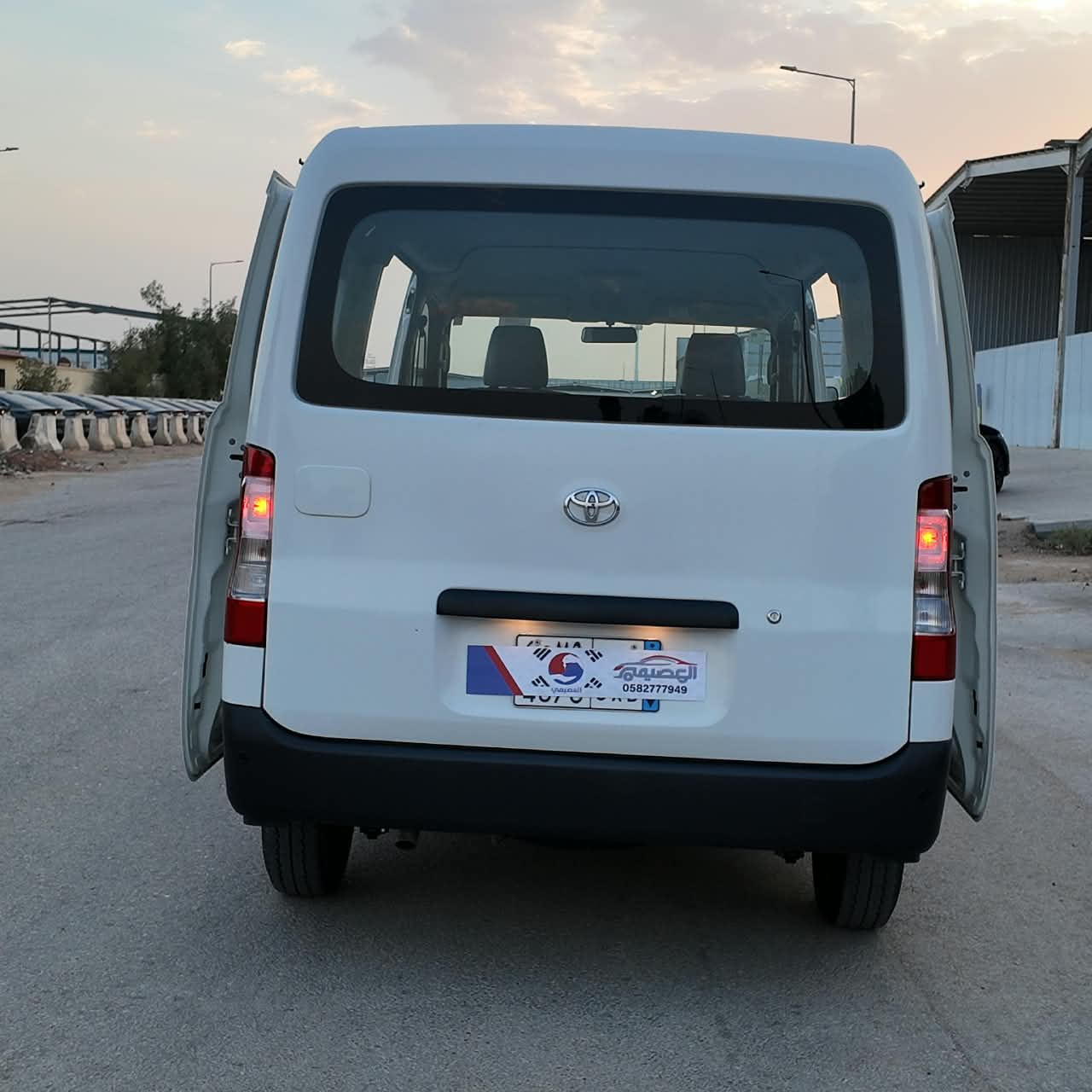 تويوتا لايت ايس فان 