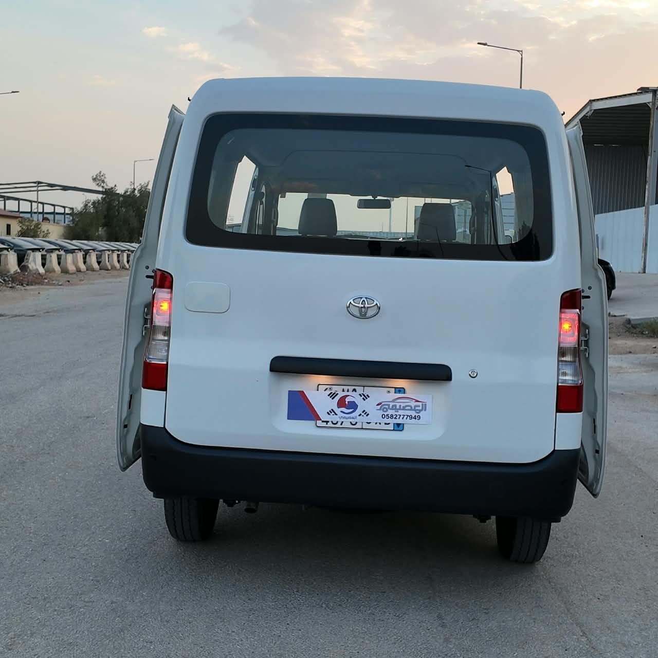 تويوتا لايت ايس فان 