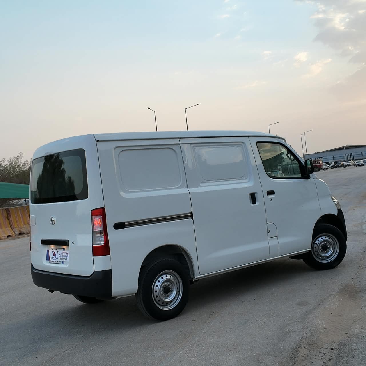 تويوتا لايت ايس فان 