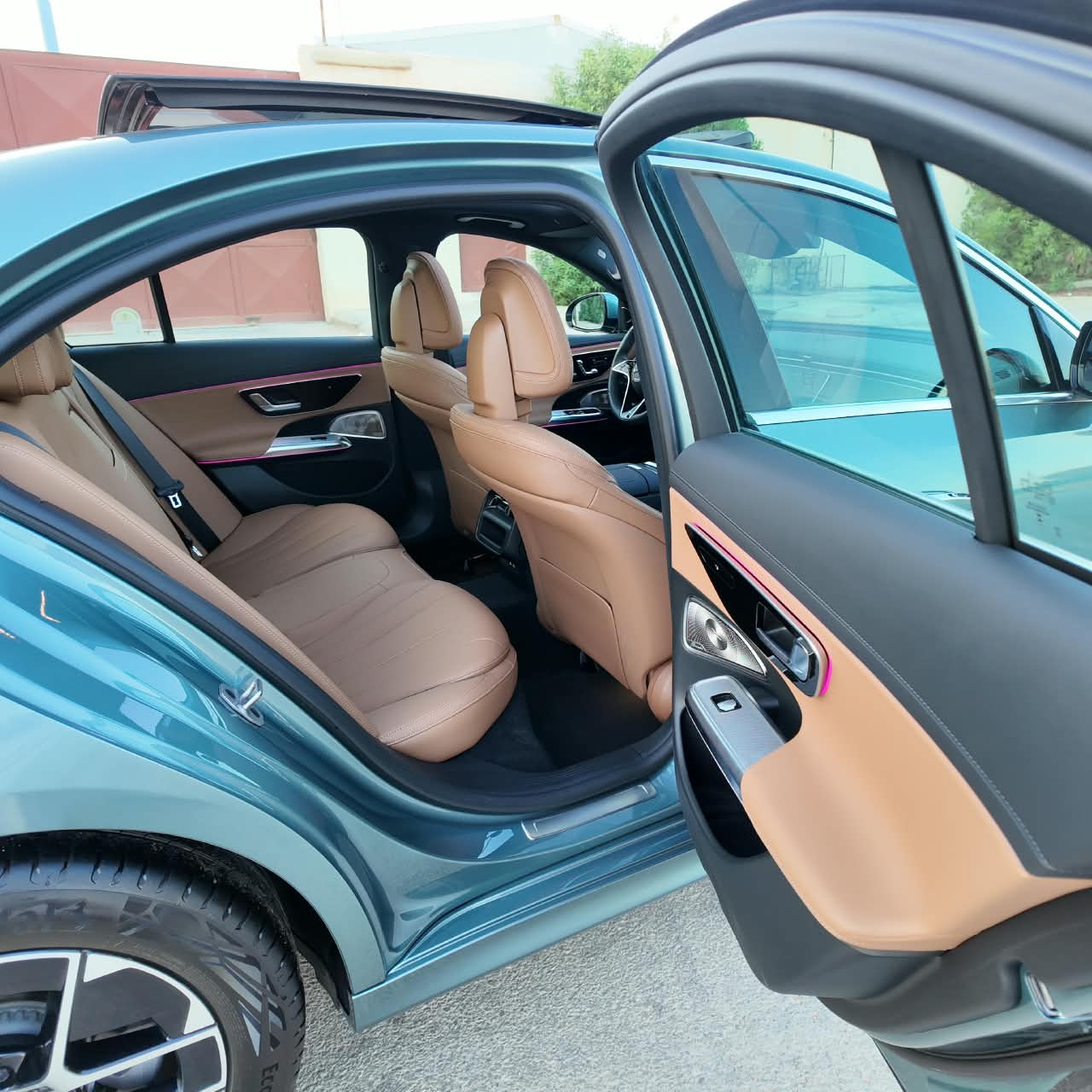 E200