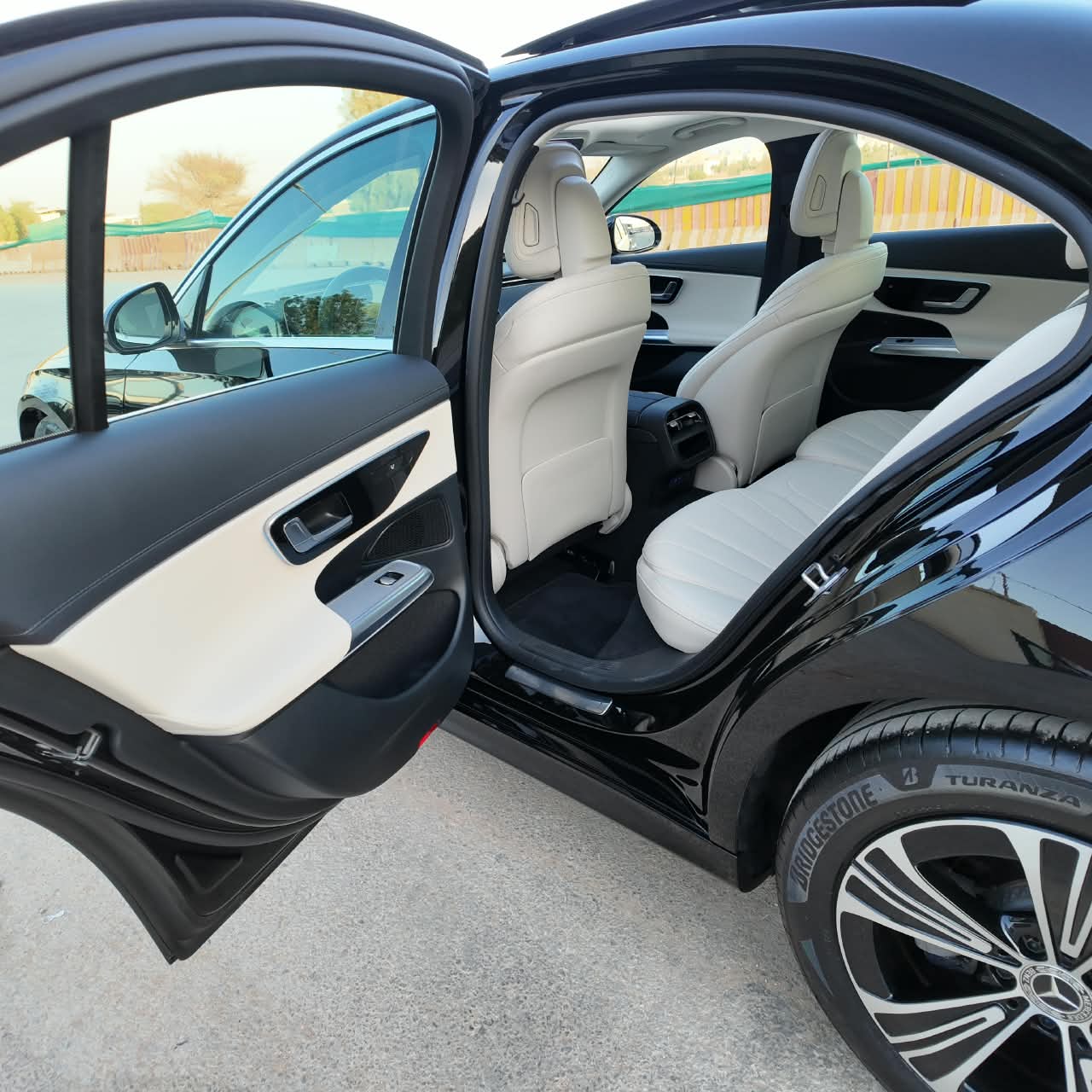 E200