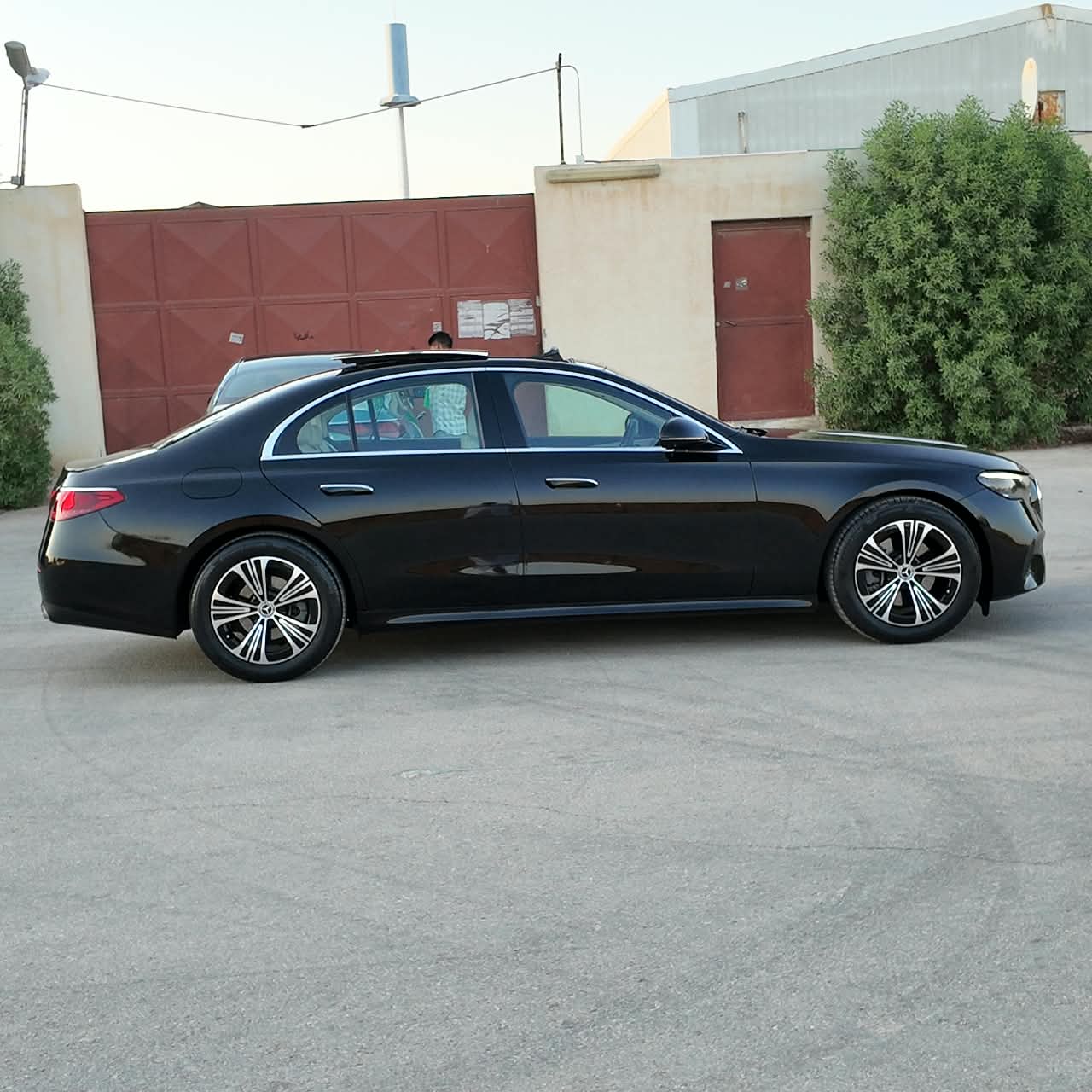 E200