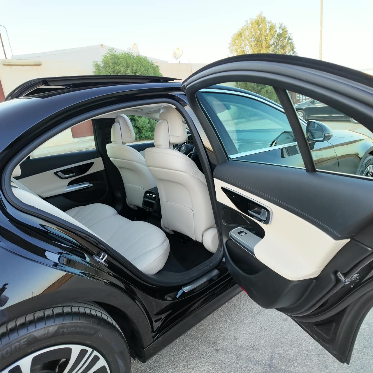 E200