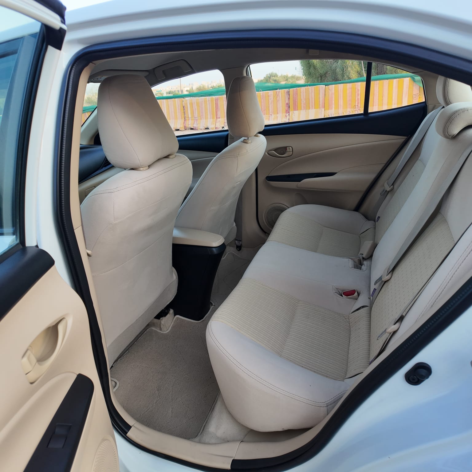 TOYOTA Yaris Y