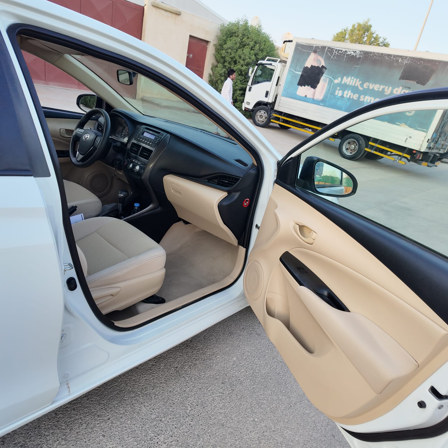 TOYOTA Yaris Y