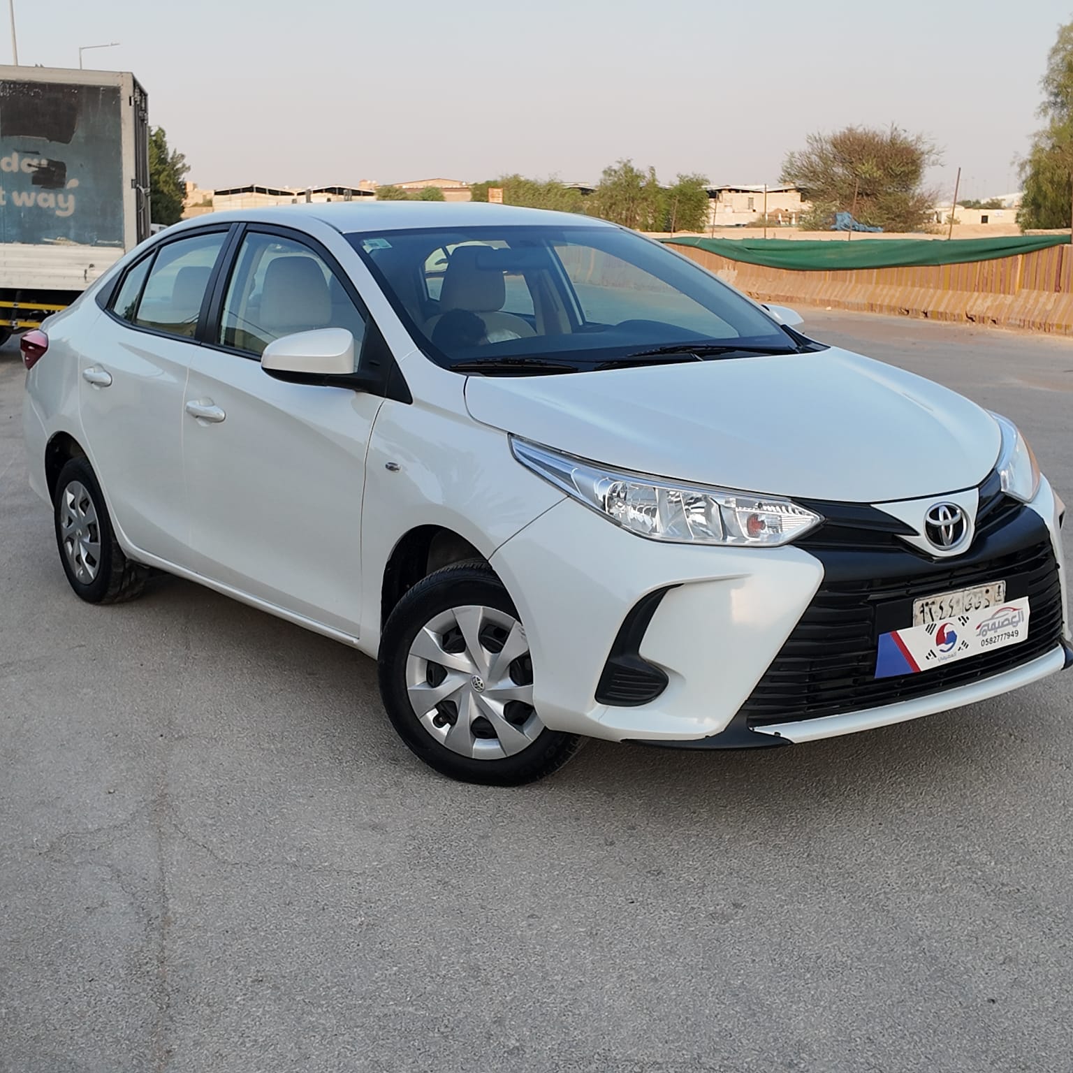 TOYOTA Yaris Y