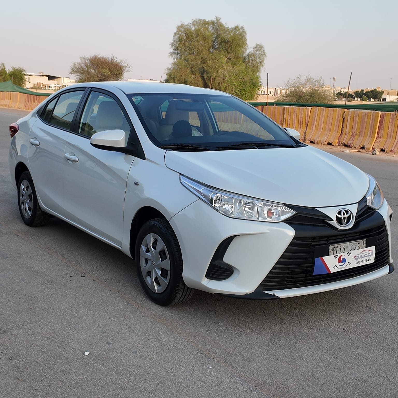TOYOTA Yaris Y