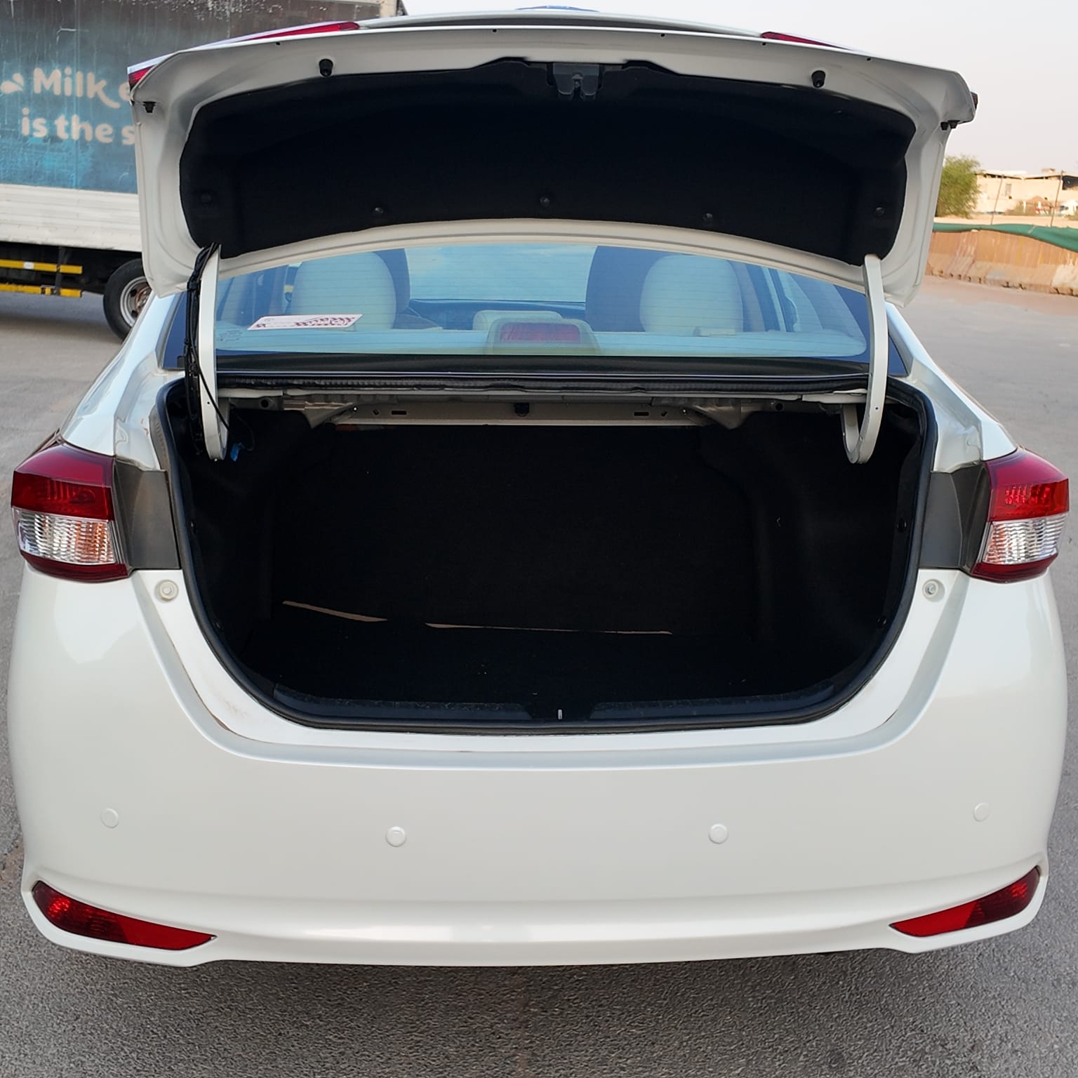 TOYOTA Yaris Y